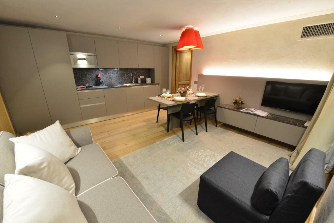 Le Reve Charmant Apartments - Via Sant'Orso,2 Аоста Экстерьер фото