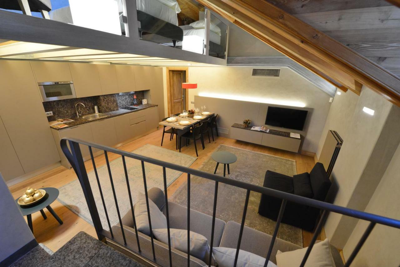 Le Reve Charmant Apartments - Via Sant'Orso,2 Аоста Экстерьер фото